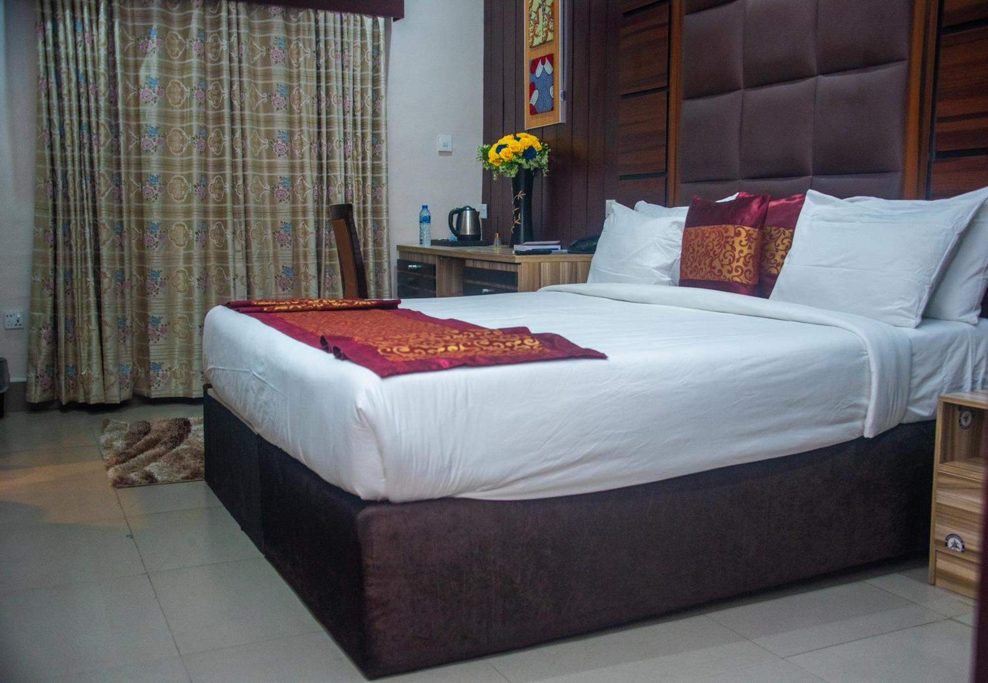 Golden Tulip Garden City Hotel - Rivotel Port Harcourt Exterior photo